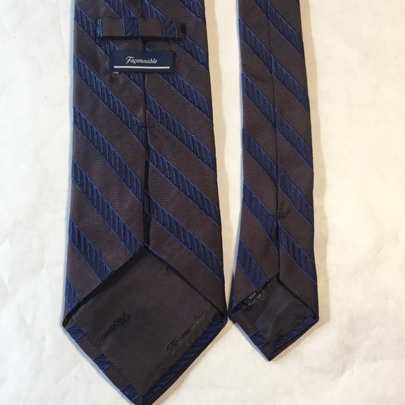 Beautiful Faconnable dark brown with dark blue diagonal stripes, 100% silk tie. - Picture 5 of 9